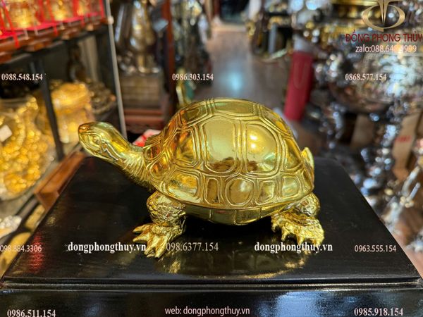 Tượng rùa bằng đồng dát vàng