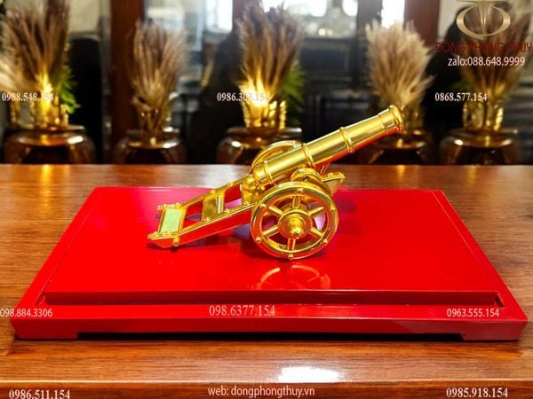 Súng pháo thần công bằng đồng dát vàng 24K