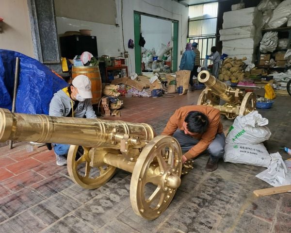 Súng đại bác thần công bằng đồng nặng 500kg