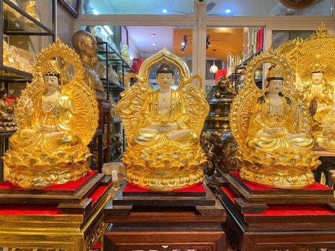 Tây Phương Tam Thánh cao 43cm nặng 38kg dát vàng 24k, vẽ màu, đính đá