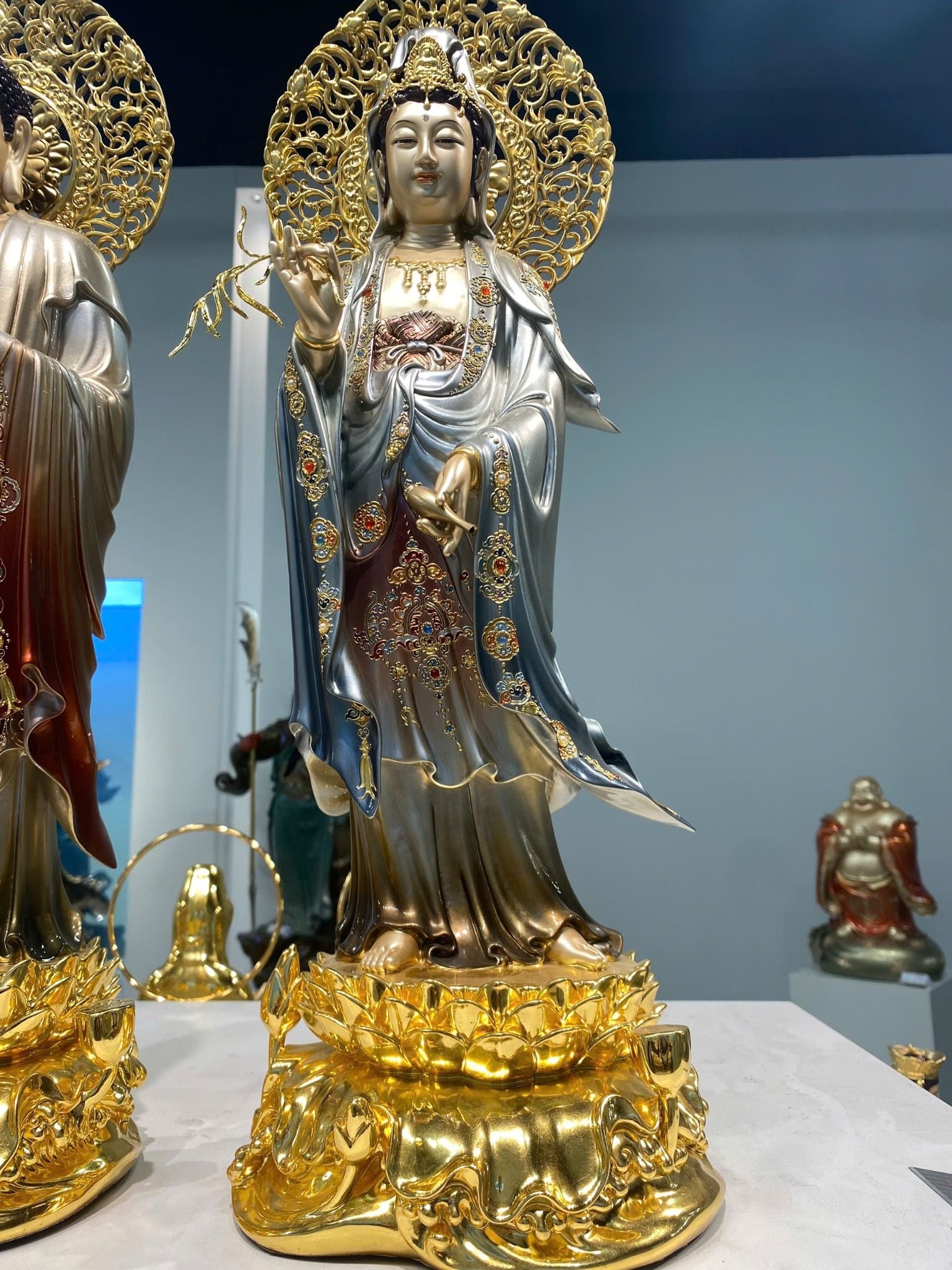 Tây Phương tam thánh đứng cao cấp