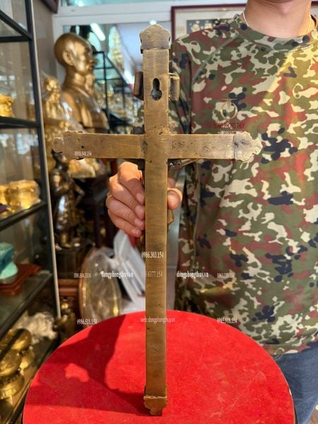 Thánh giá bằng đồng