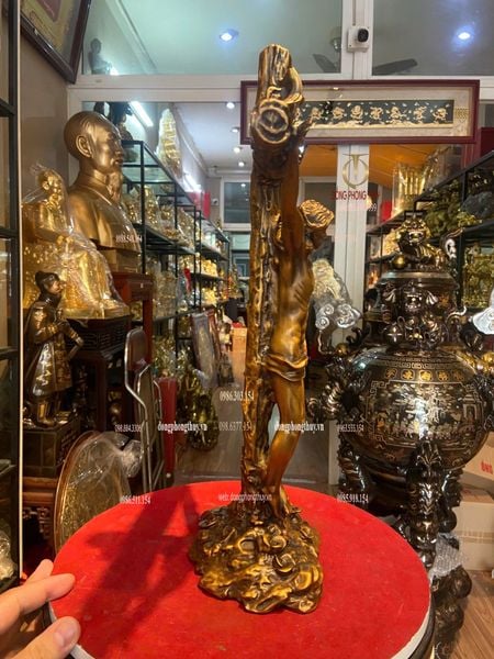 Thánh Giá Chúa Giê-su Chịu Nạn bằng đồng