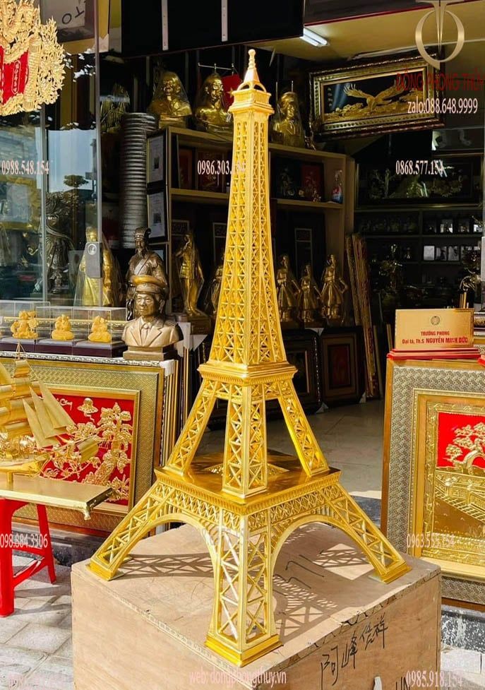 Tháp eiffel bằng đồng