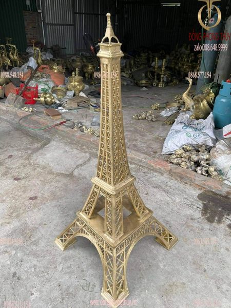 Tháp eiffel bằng đồng