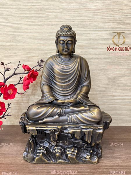 Tượng Bổn Sư Thích ca bằng đồng cao 30cm màu hun nâu