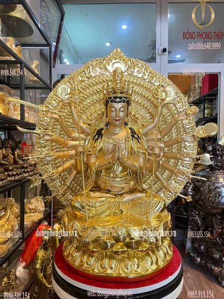 Tượng Thiên Thủ Thiên Nhãn bằng đồng dát vàng Cao 62cm ngang 50cm sâu 32cm nặng 28kg