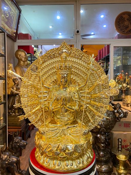 Thiên thủ thiên nhãn 62cm nặng 28kg dát vàng