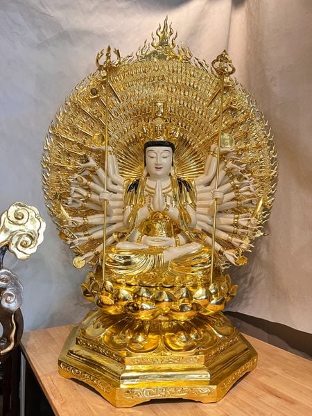 Thiên thủ thiên nhãn 1m3 bằng đồng dát vàng vẽ màu da