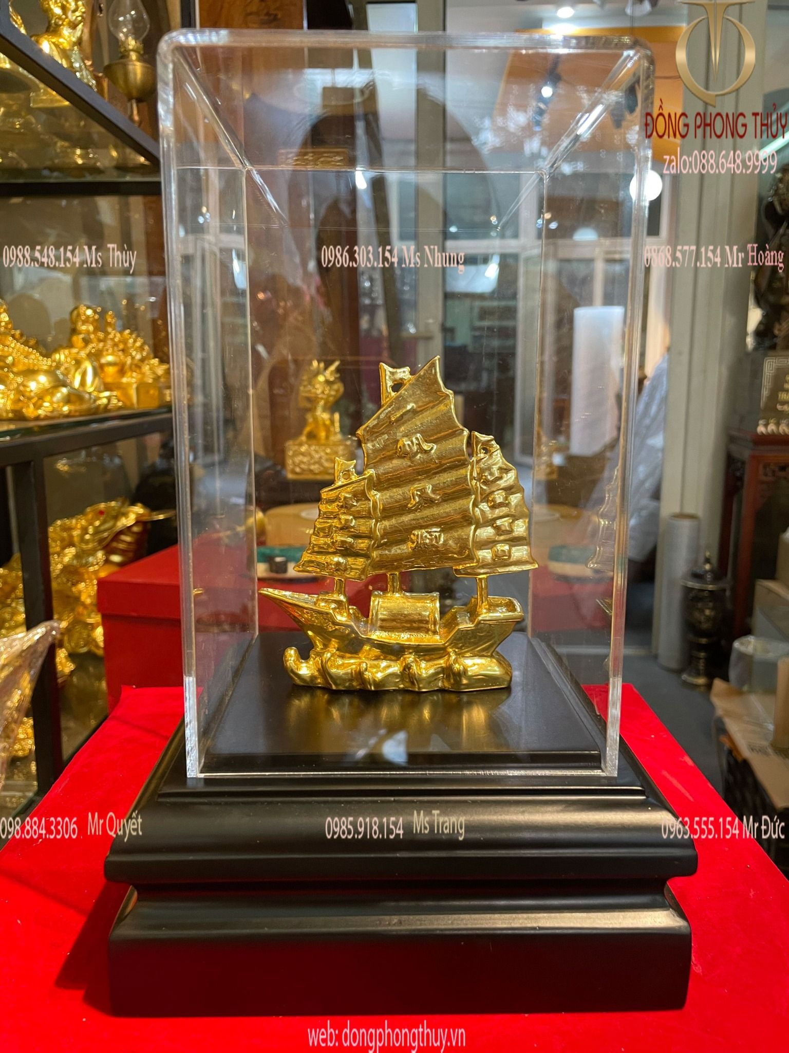 Mô hình thuyền buồm mạ vàng 24k