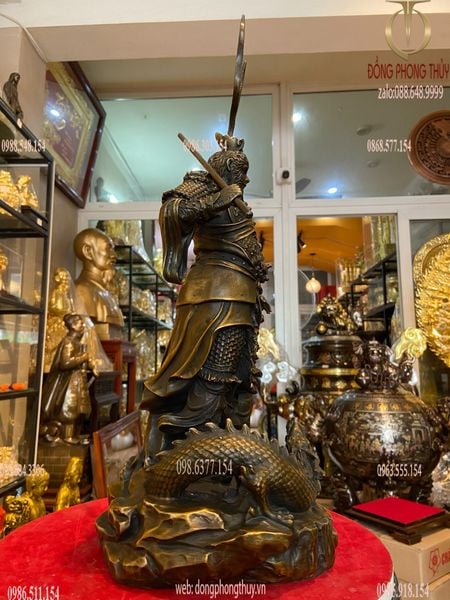 Tề thiên đại thành bằng đồng màu hun nâu