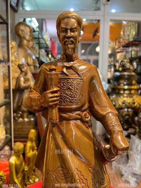 Tượng Trần Quốc Tuấn - Trần Hưng Đạo bằng đồng hun nâu Cao 38 sâu 15 ngang 13,5 nặng 3,7kg