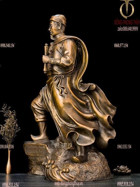 Hưng Đạo Vương - Trần Quốc Tuấn bằng đồng cao 42 ngang 26 sâu 17 nặng 8,9kg