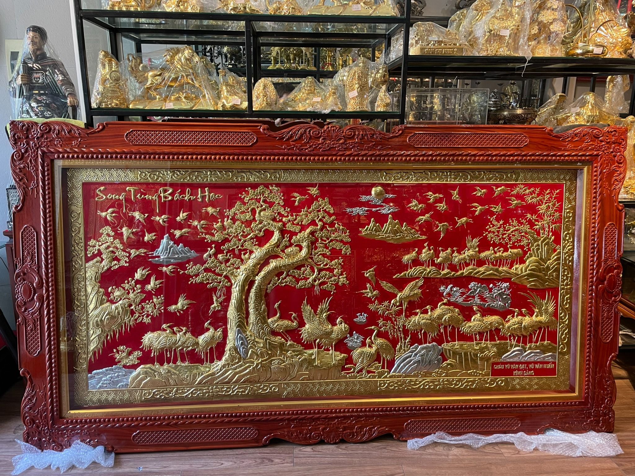 Tranh bách hạc quần hùng dát vàng 24k