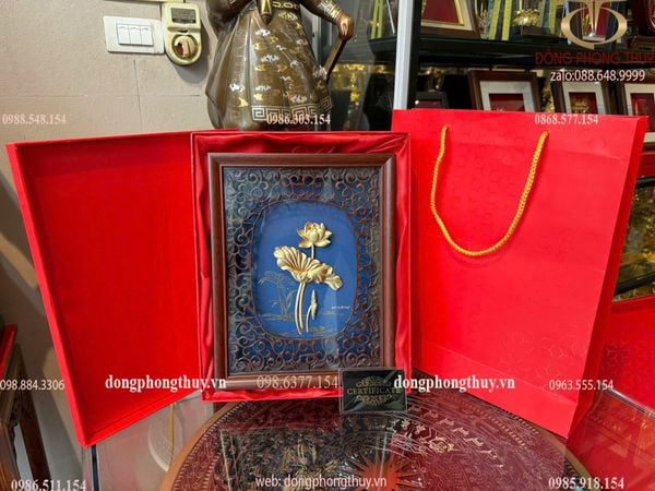 Tranh hoa sen mạ vàng 24k 25x32cm
