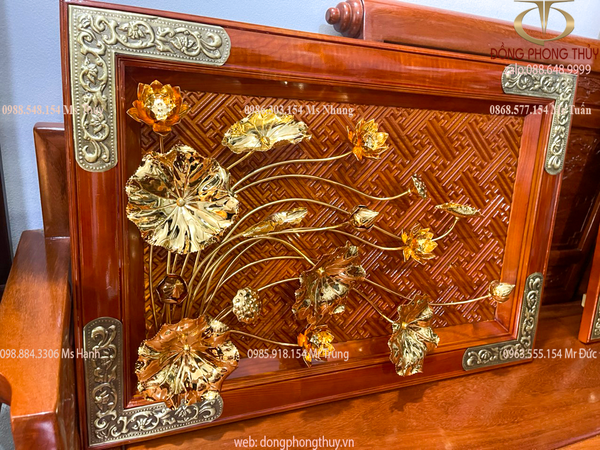 Tranh hoa sen mạ vàng 24k