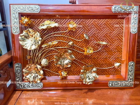 Tranh hoa sen mạ vàng 24k