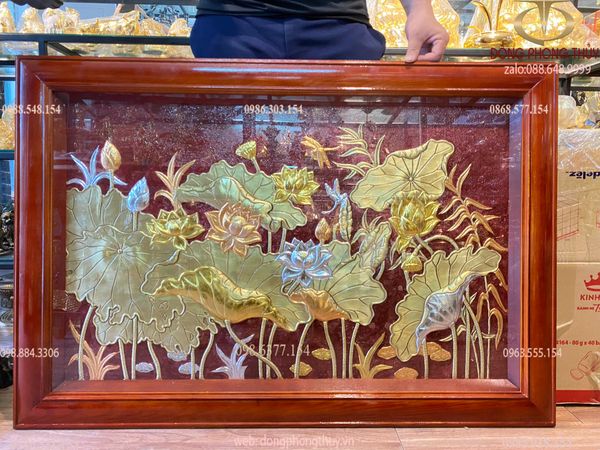 Tranh hoa sen mạ vàng bằng đồng dát vàng 24k