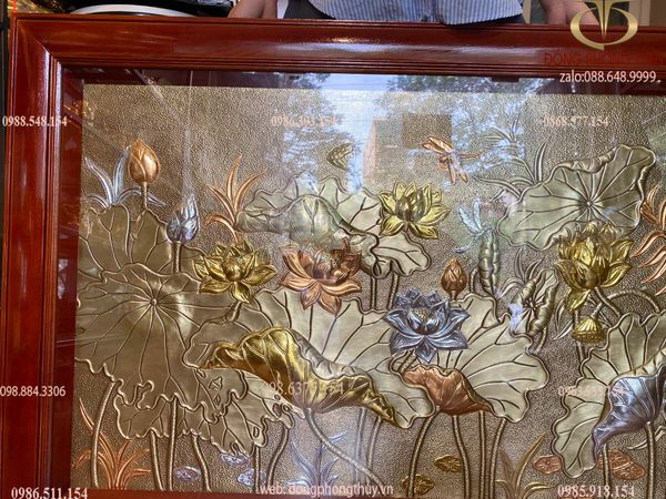 Tranh hoa sen mạ vàng 75x1m11