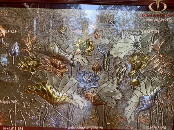 Tranh hoa sen mạ vàng 75x1m11