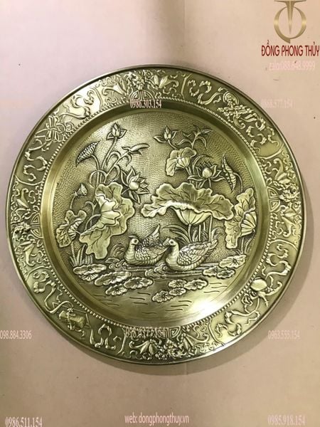 Tranh mâm bằng đồng nguyên chất thúc nổi thủ công