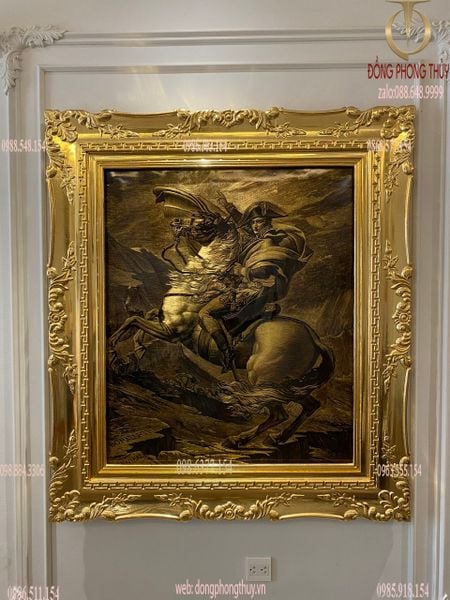 Tranh ngựa mạ vàng Napoleon cưỡi ngựa vượt dãy an pơ