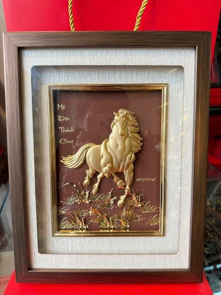 Tranh mã đáo thành công mạ vàng 24k 25x32cm
