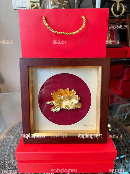 Tranh hoa hồng bằng đồng mạ vàng 24k 20x20cm