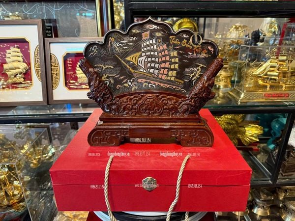 Tranh thuận buồm xuôi gió khảm ngũ sắc để bàn
