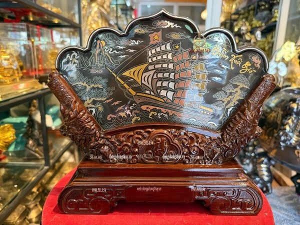 Tranh thuận buồm xuôi gió khảm ngũ sắc để bàn