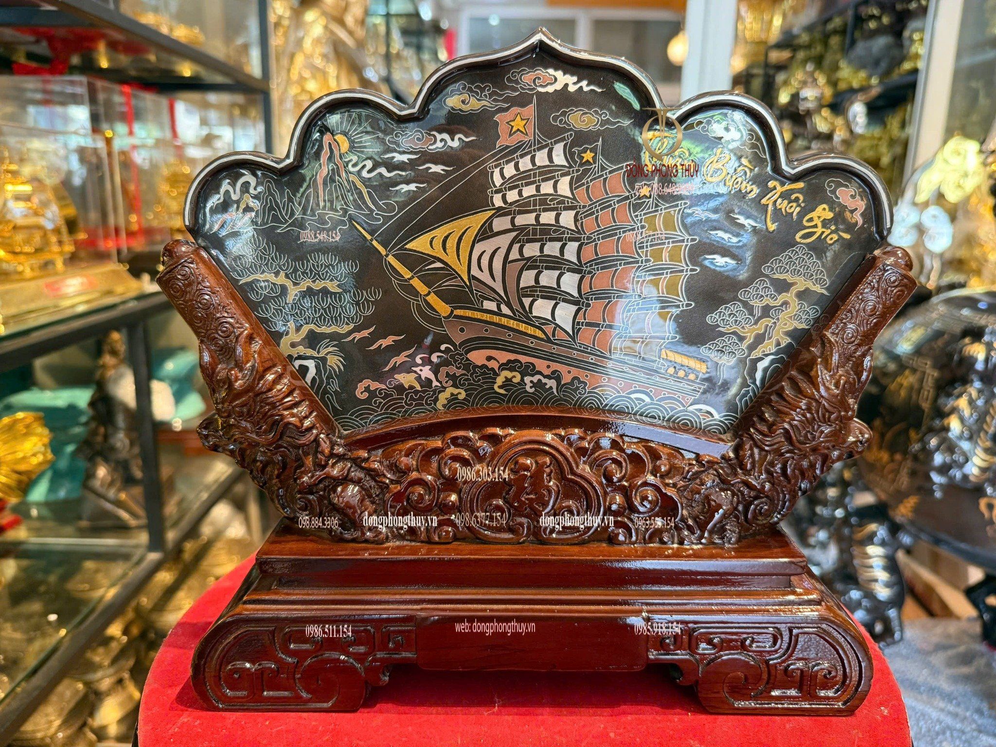 Tranh thuận buồm xuôi gió khảm ngũ sắc để bàn