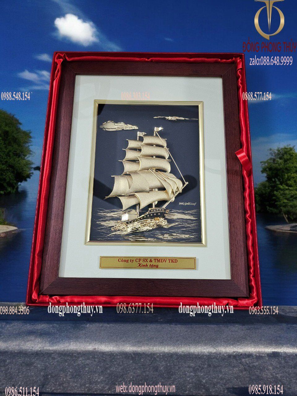 Tranh thuyền buồm mạ vàng