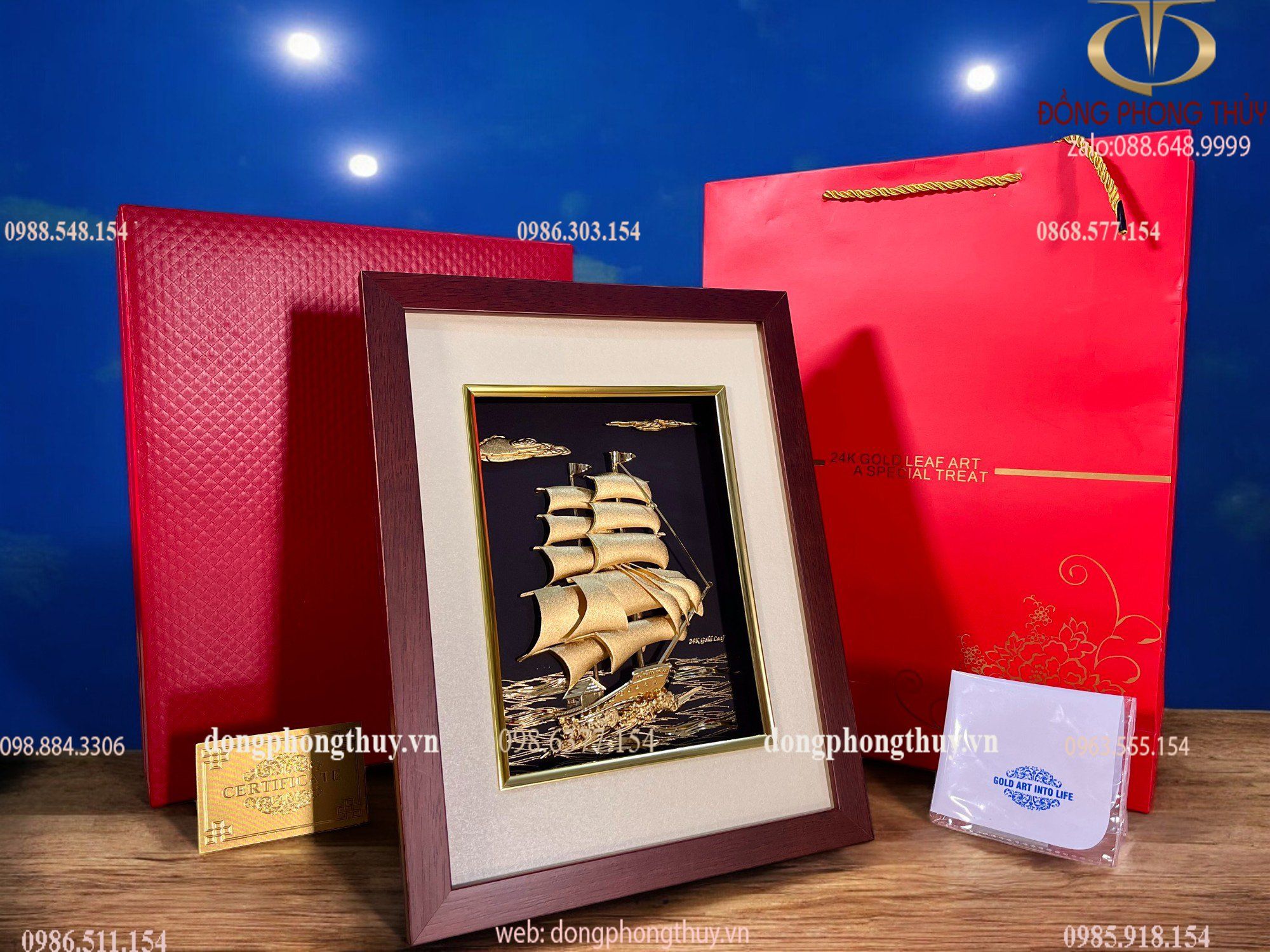 Tranh thuyền buồm mạ vàng