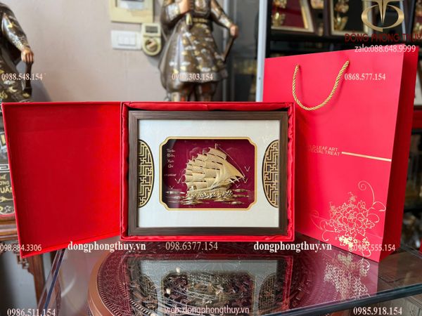 Tranh thuyền buồm mạ vàng 24k 26x33cm