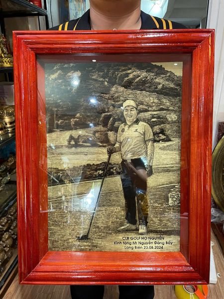 Tranh truyền thần ăn mòn 50x65cm