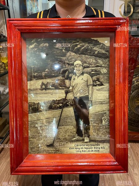 Tranh truyền thần ăn mòn 50x65cm