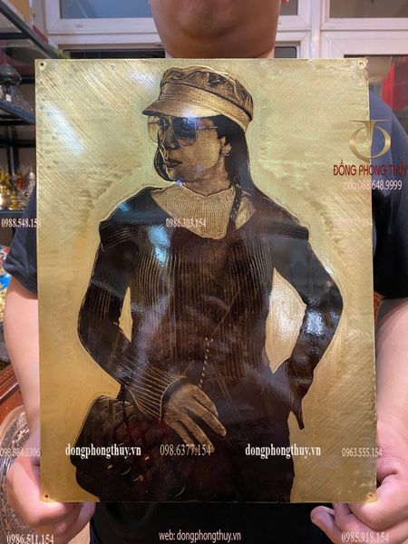 Tranh xước truyền thần bằng đồng 30*40cm