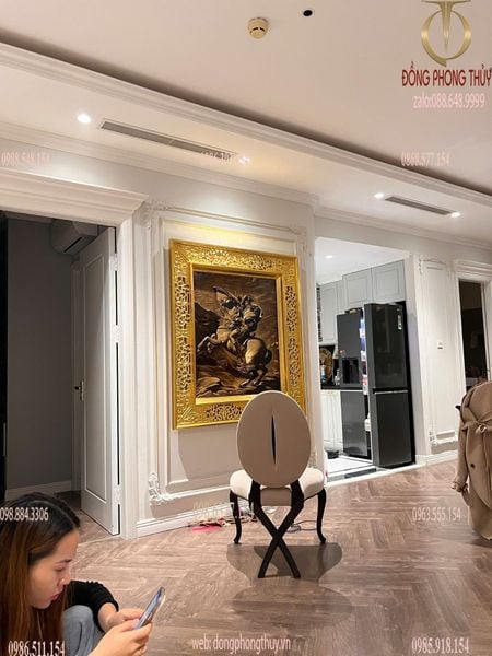 Tranh ngựa mạ vàng Napoleon vượt dãy AnPơ kích thước 1m22*1m39 dát vàng
