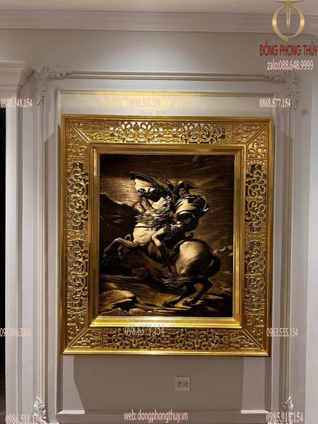 Tranh ngựa mạ vàng Napoleon vượt dãy AnPơ kích thước 1m22*1m39 dát vàng