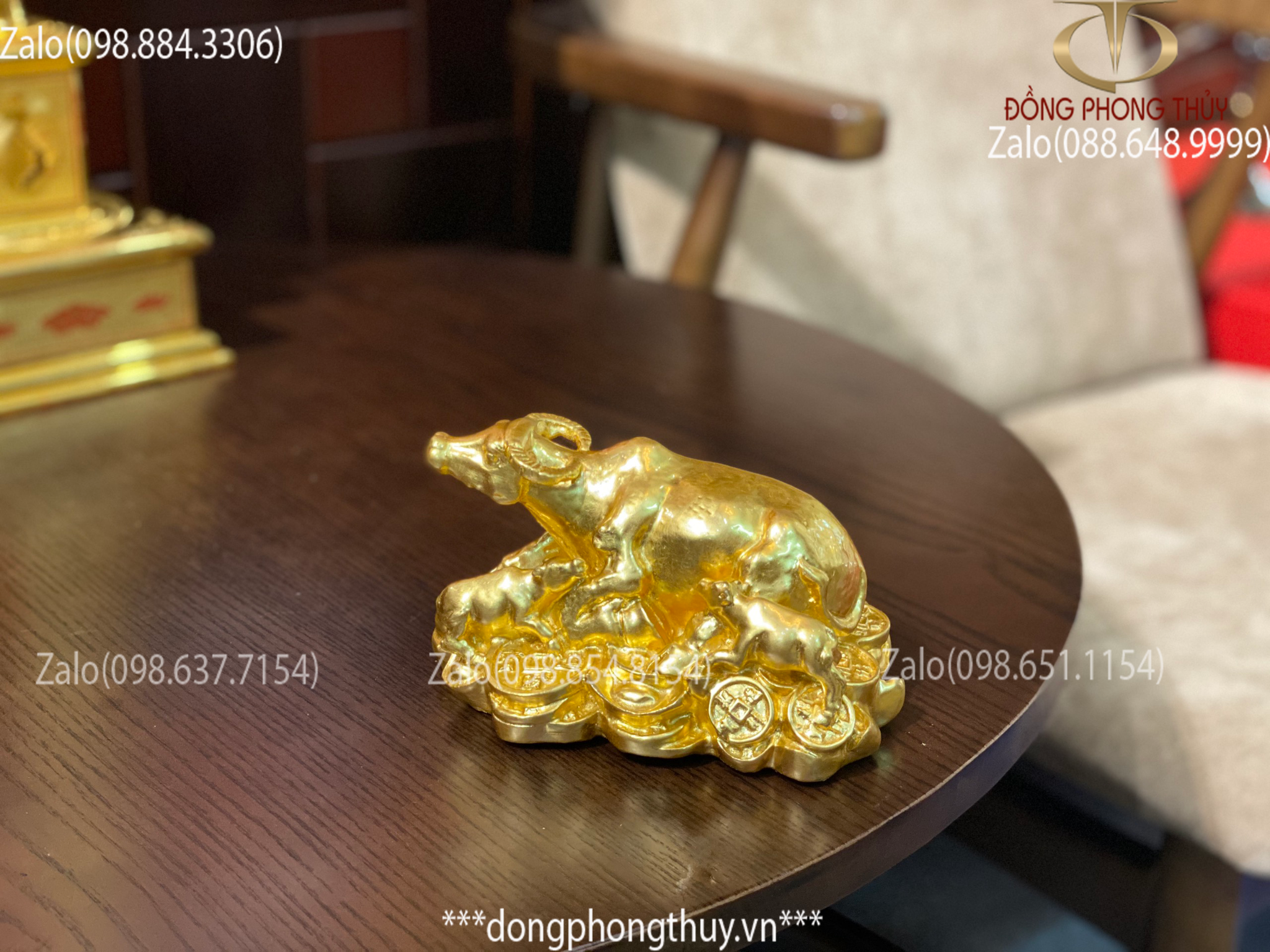 Tượng Trâu Mẹ con bằng đồng thếp vàng 24k