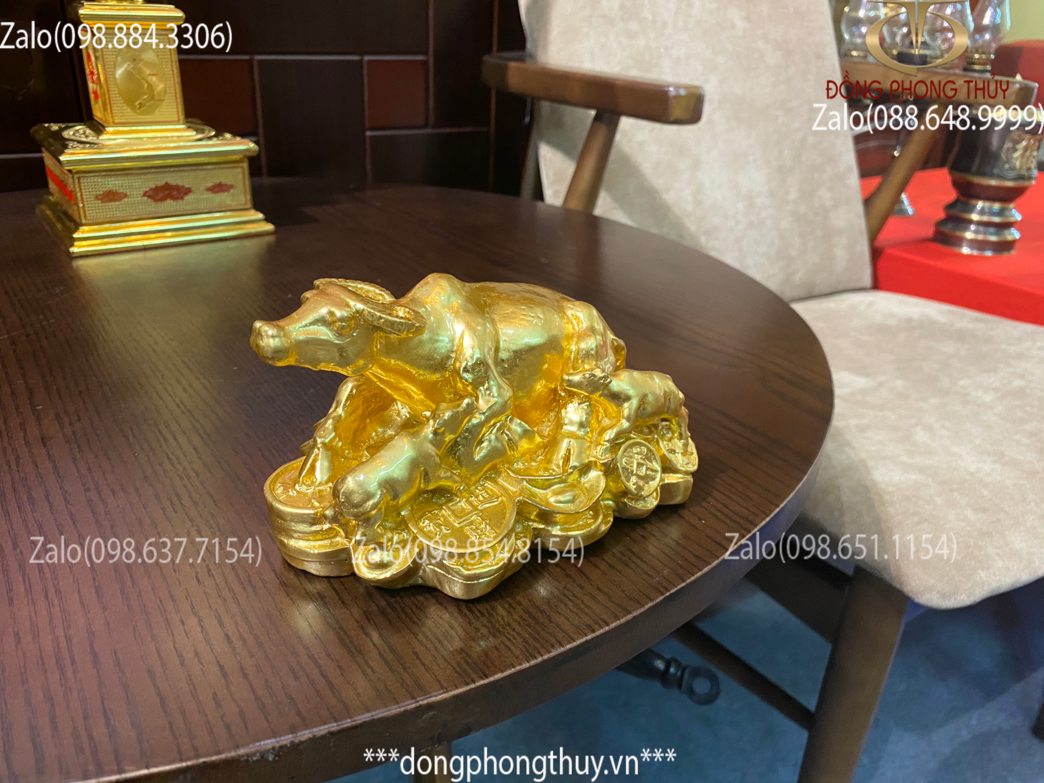 Tượng Trâu Mẹ con bằng đồng thếp vàng 24k