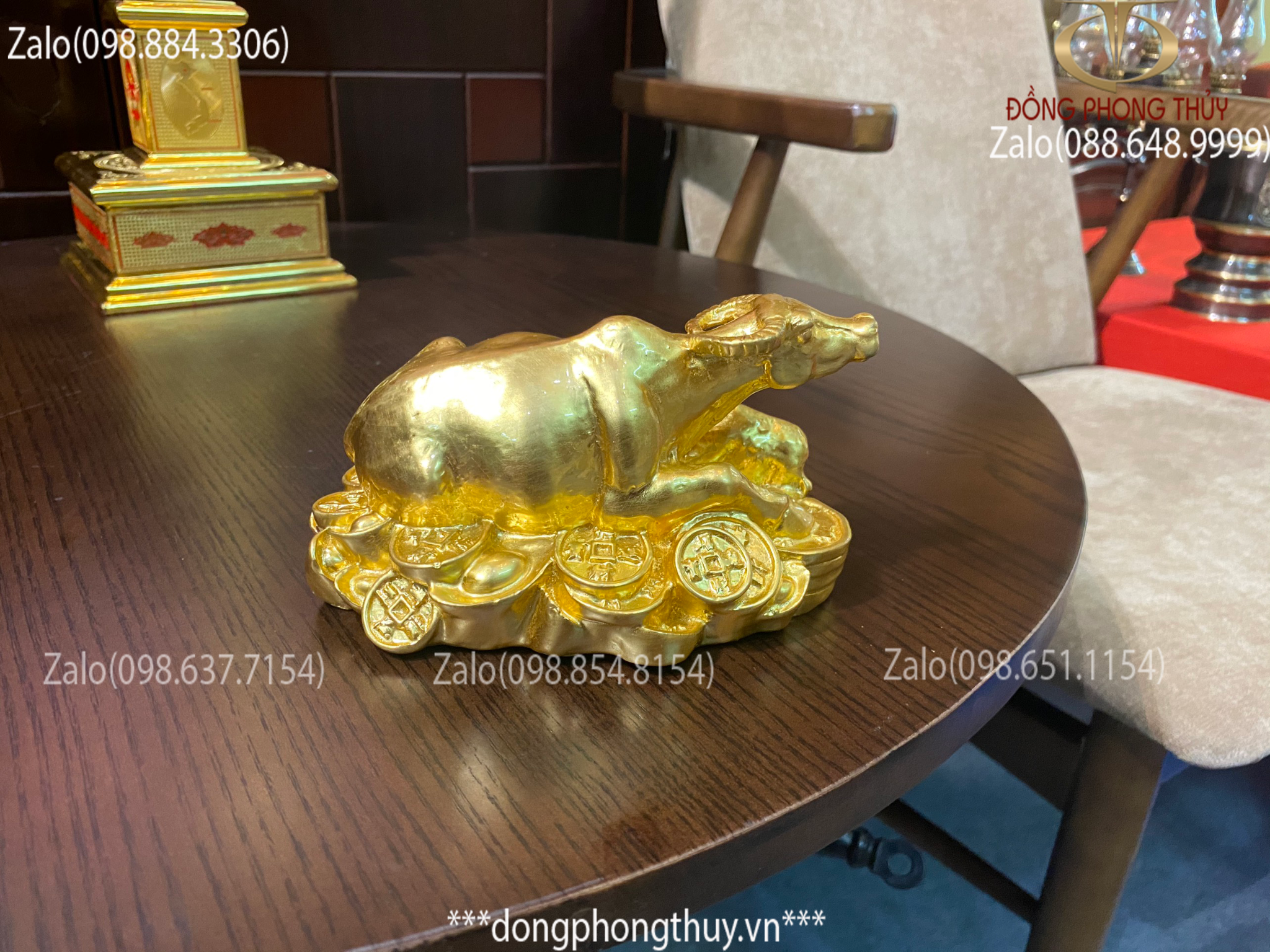 Tượng Trâu Mẹ con bằng đồng thếp vàng 24k