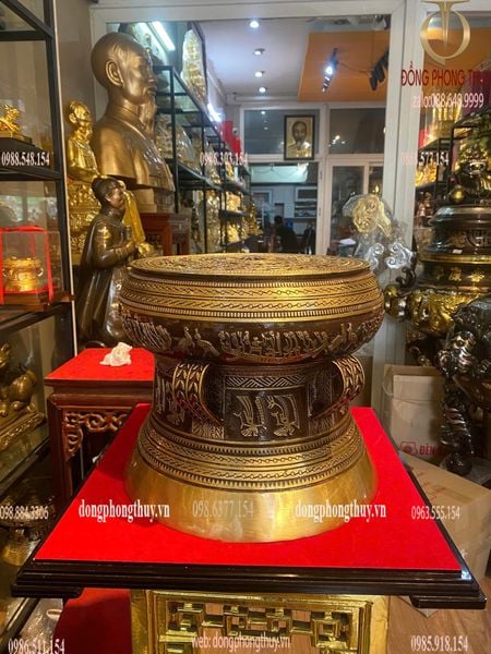 Quả trống đồng Đông Sơn đường kính 35cm hun nâu