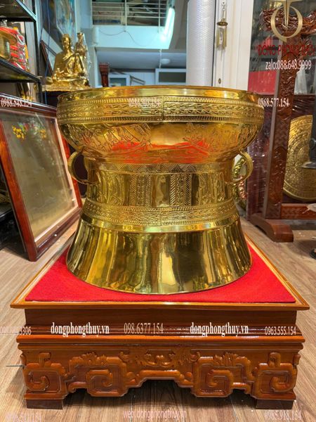 Trống đồng hoa văn chìm Ngọc Lũ đường kính 50cm dát vàng 24k