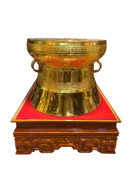 Trống đồng hoa văn chìm Ngọc Lũ đường kính 50cm dát vàng 24k
