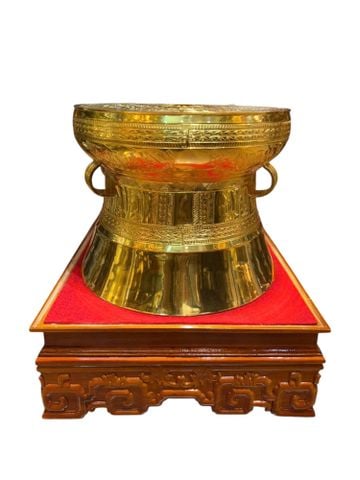 Trống đồng hoa văn chìm Ngọc Lũ đường kính 50cm dát vàng 24k