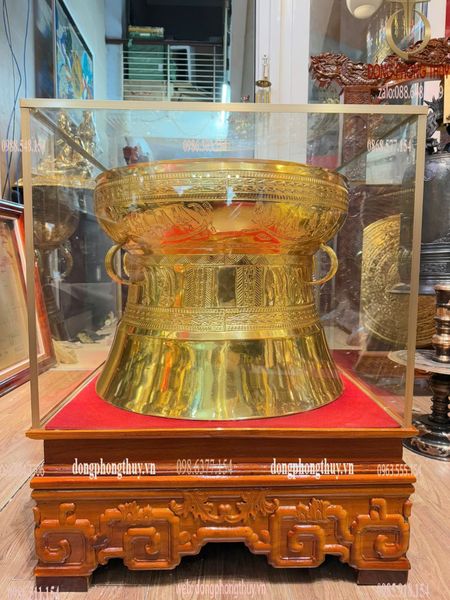 Trống đồng hoa văn chìm Ngọc Lũ đường kính 50cm dát vàng 24k