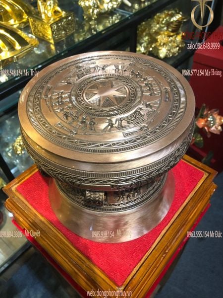 Trống Đồng Đông Sơn bằng đồng đỏ hoa văn chìm