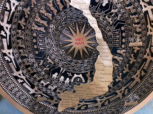trống đồng đông sơn bản đồ việt nam 80cm
