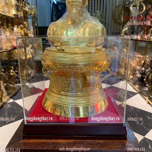 Quà tặng doanh nghiệp: Trống đồng Đông Sơn dát vàng 24k đường kính 20cm